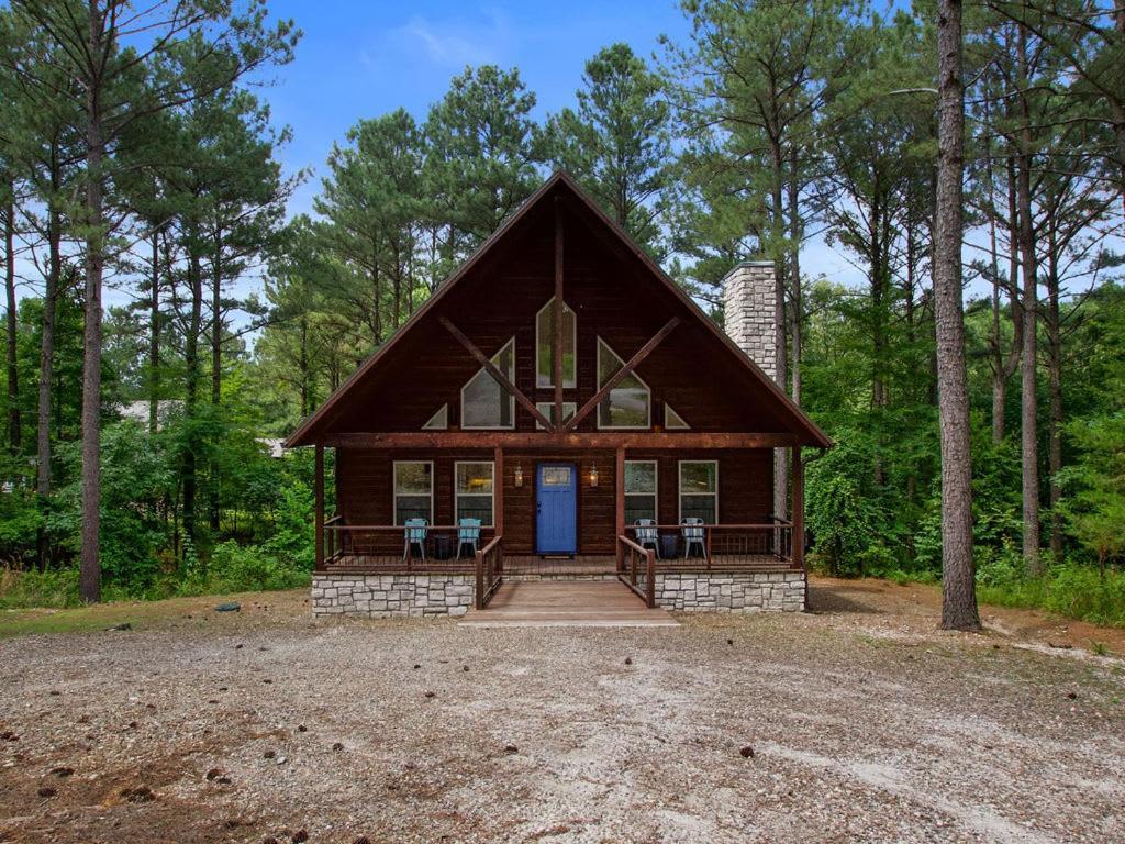 Stunning Luxury Cabin W Hot Tub And Fire Pit Holy Shiplap Is Perfect Romantic Couples Getaway โบรคเคนโบว์ ภายนอก รูปภาพ