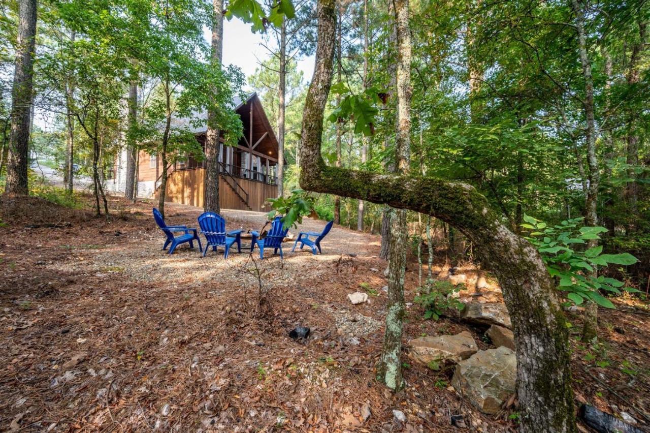 Stunning Luxury Cabin W Hot Tub And Fire Pit Holy Shiplap Is Perfect Romantic Couples Getaway โบรคเคนโบว์ ภายนอก รูปภาพ