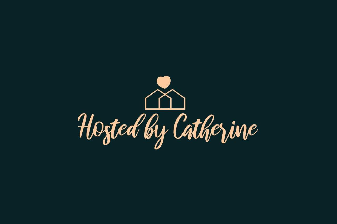 Stunning Luxury Cabin W Hot Tub And Fire Pit Holy Shiplap Is Perfect Romantic Couples Getaway โบรคเคนโบว์ ภายนอก รูปภาพ